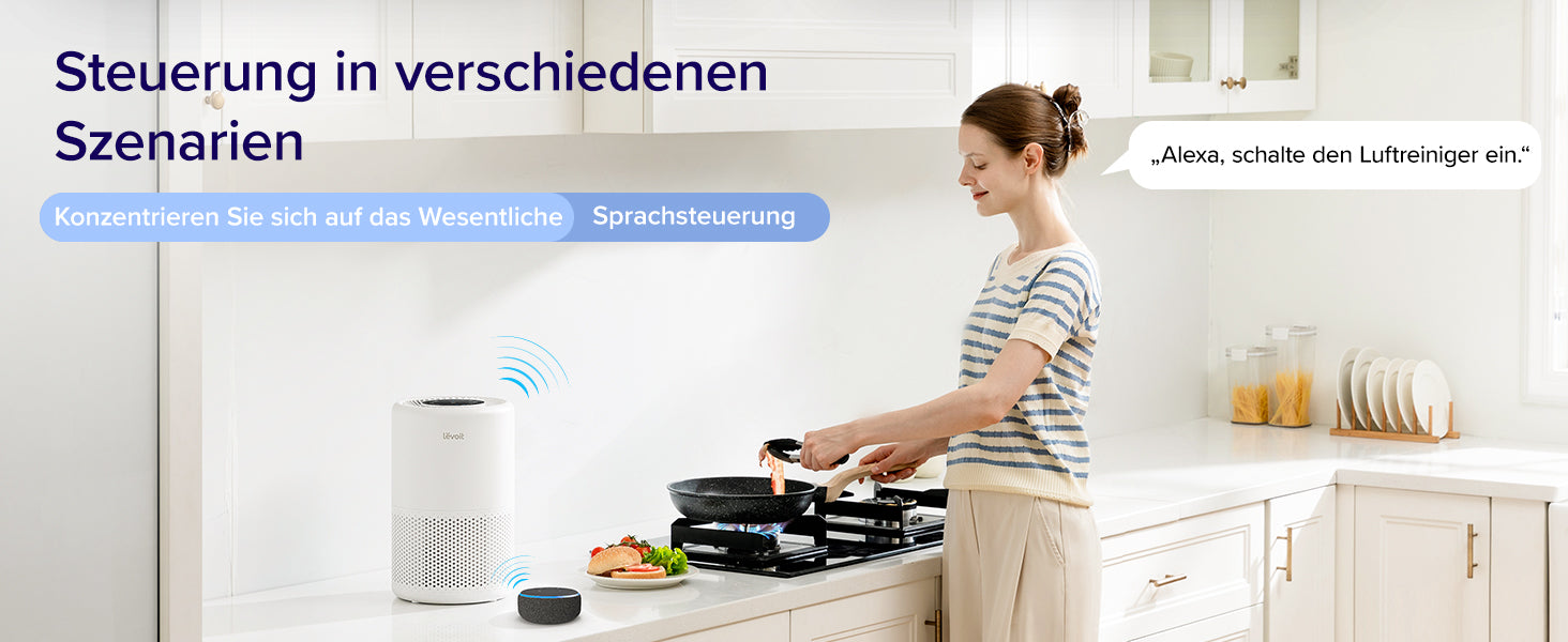 Levoit Core 200S Luftreiniger, gesteuert per Sprachbefehl, während eine Person in der Küche kocht